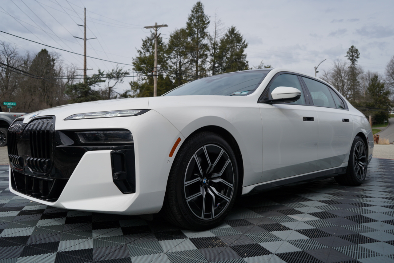 BMW 7 Series 760i xDrive Sedan 2023