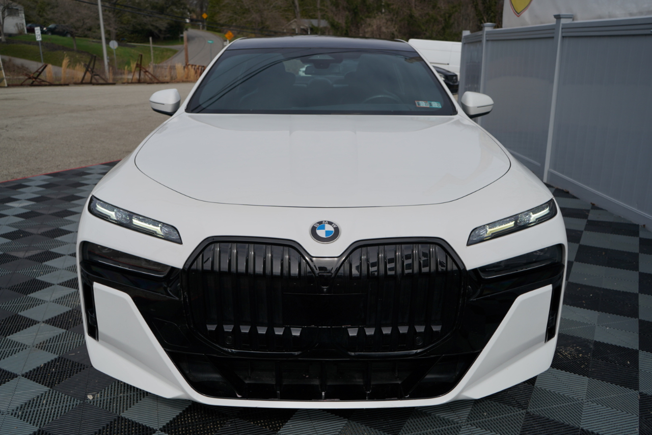 BMW 7 Series 760i xDrive Sedan 2023