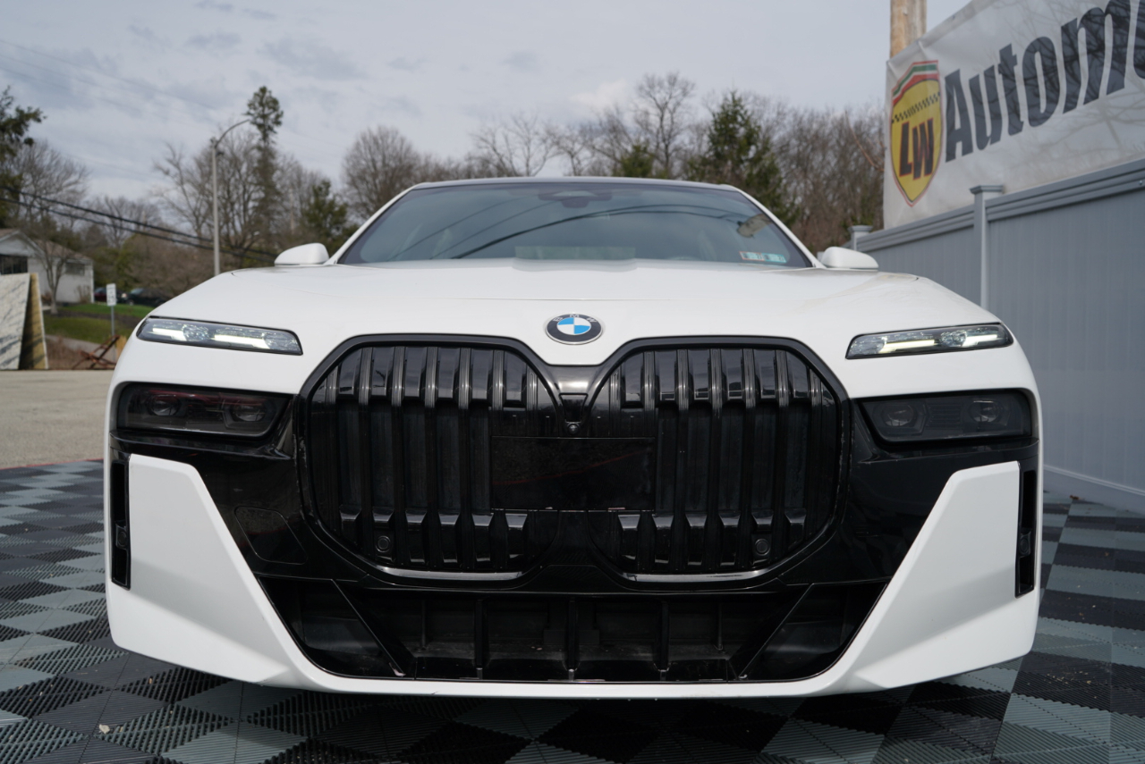 BMW 7 Series 760i xDrive Sedan 2023