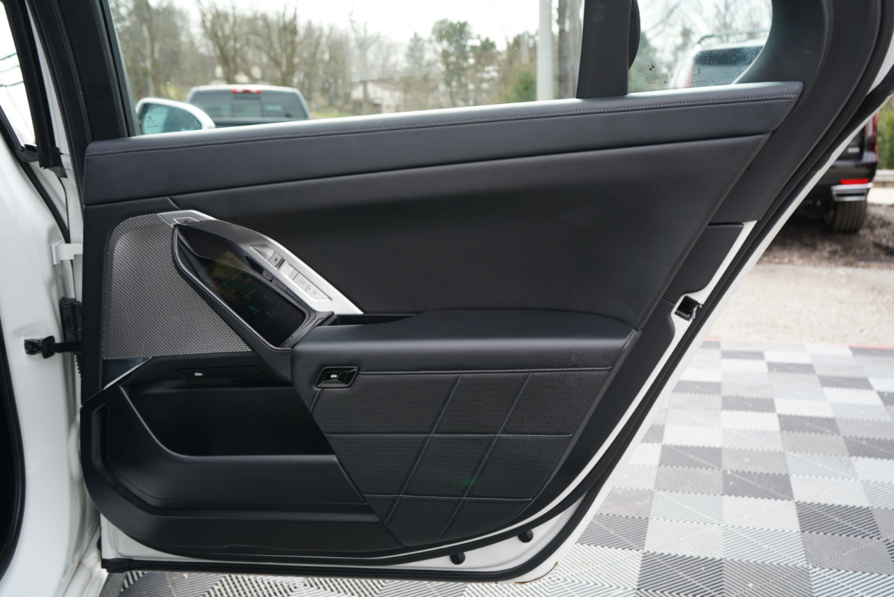 BMW 7 Series 760i xDrive Sedan 2023