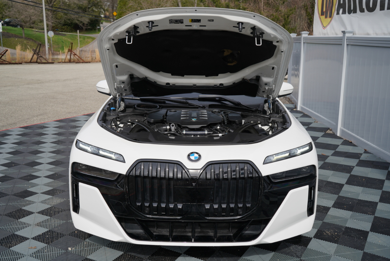 BMW 7 Series 760i xDrive Sedan 2023