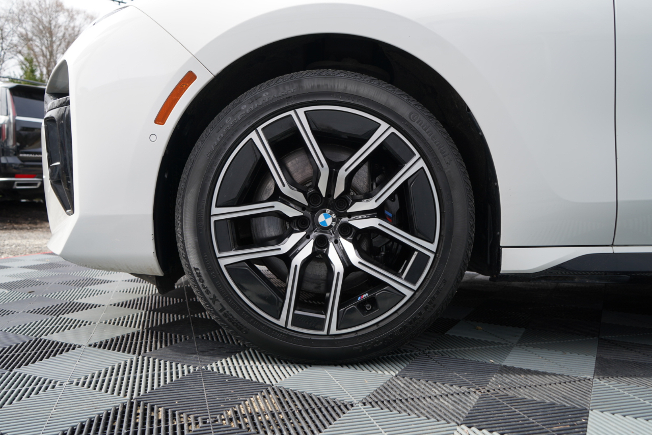 BMW 7 Series 760i xDrive Sedan 2023