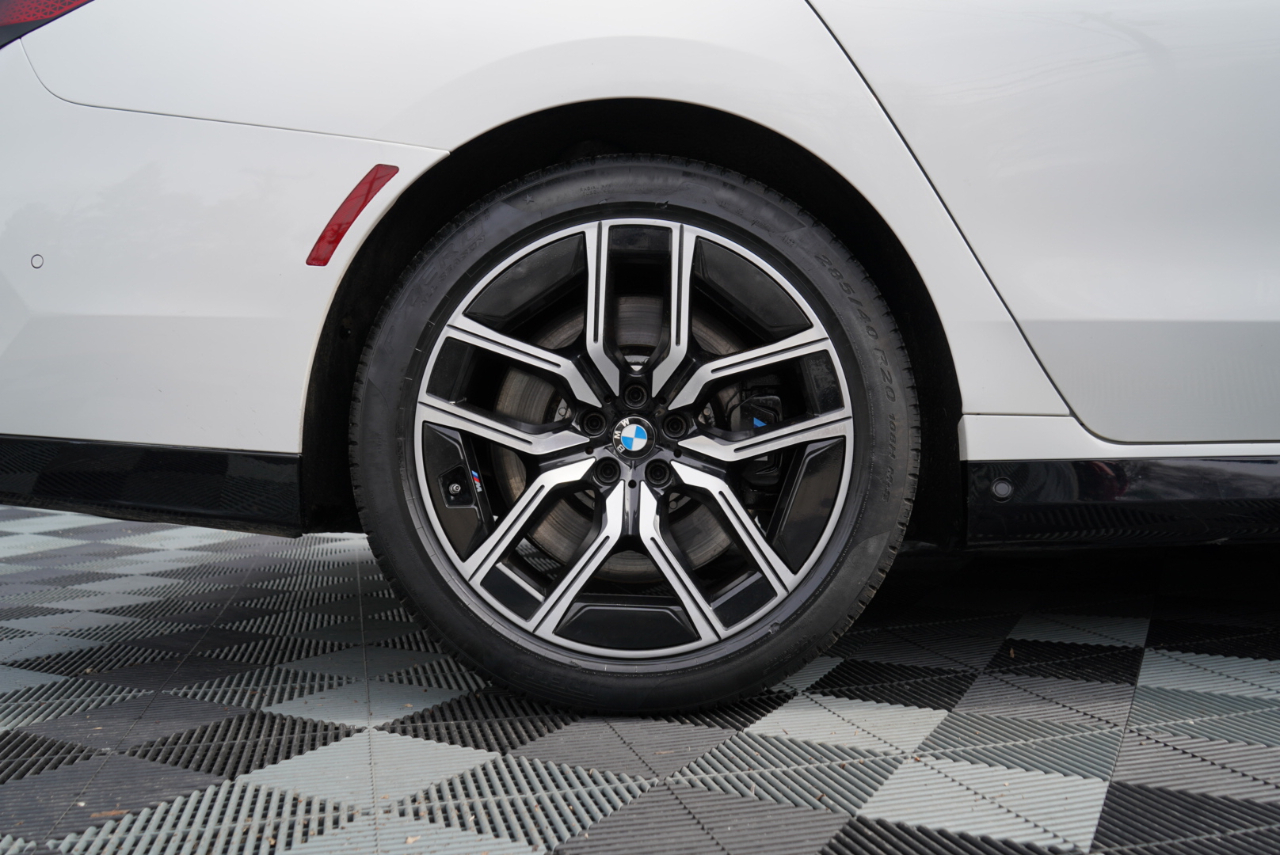 BMW 7 Series 760i xDrive Sedan 2023