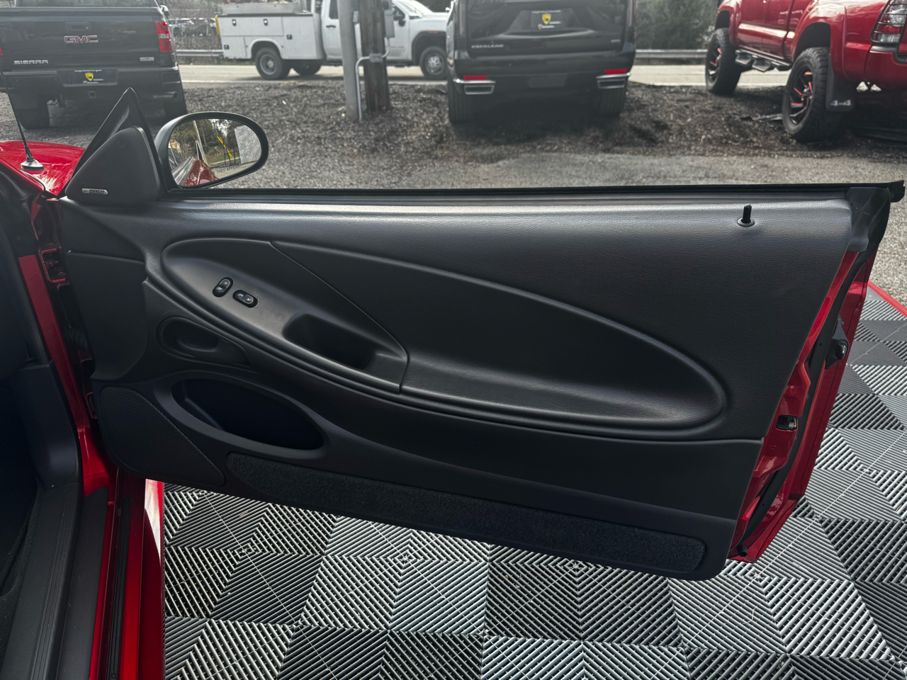 Ford Mustang 2dr Convertible SVT Cobra 2001