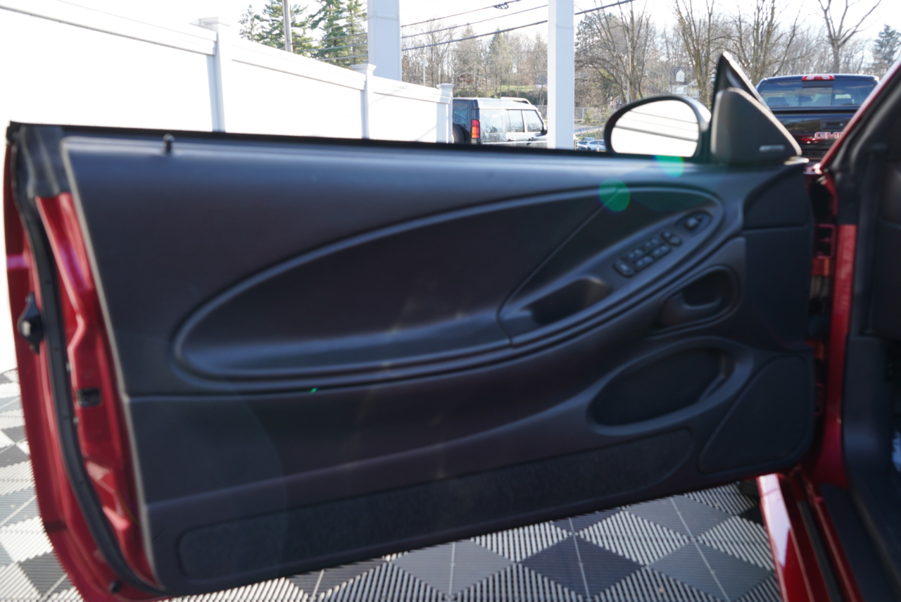 Ford Mustang 2dr Convertible SVT Cobra 2001