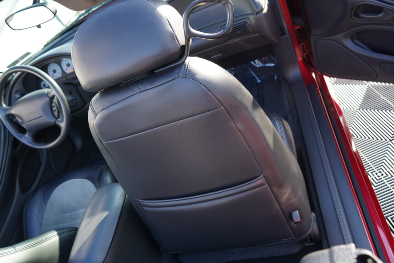 Ford Mustang 2dr Convertible SVT Cobra 2001