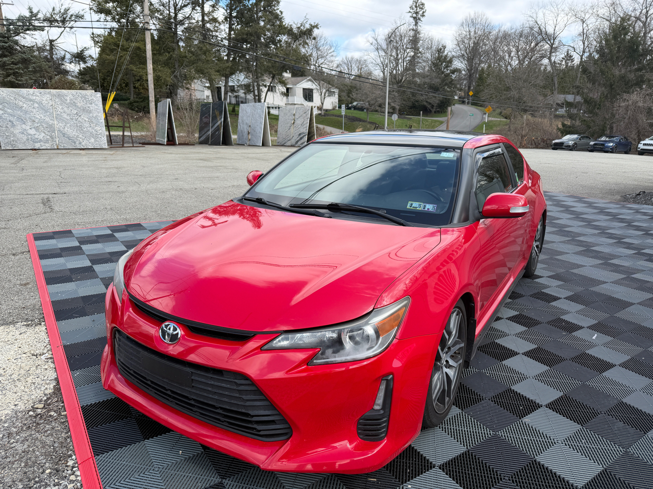 Scion tC 2dr HB Man (Natl) 2015