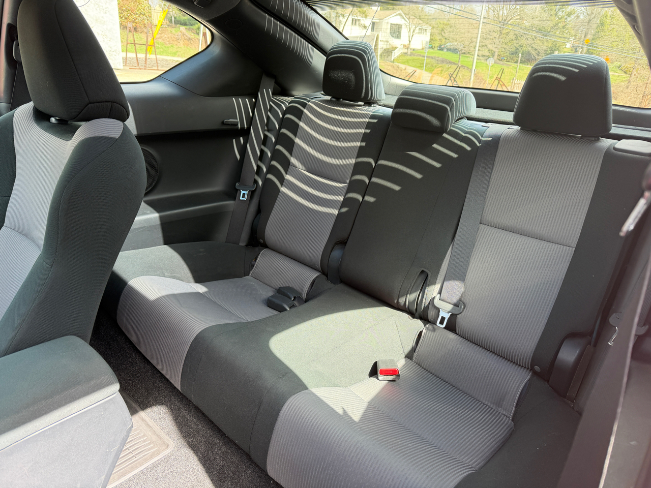 Scion tC 2dr HB Man (Natl) 2015