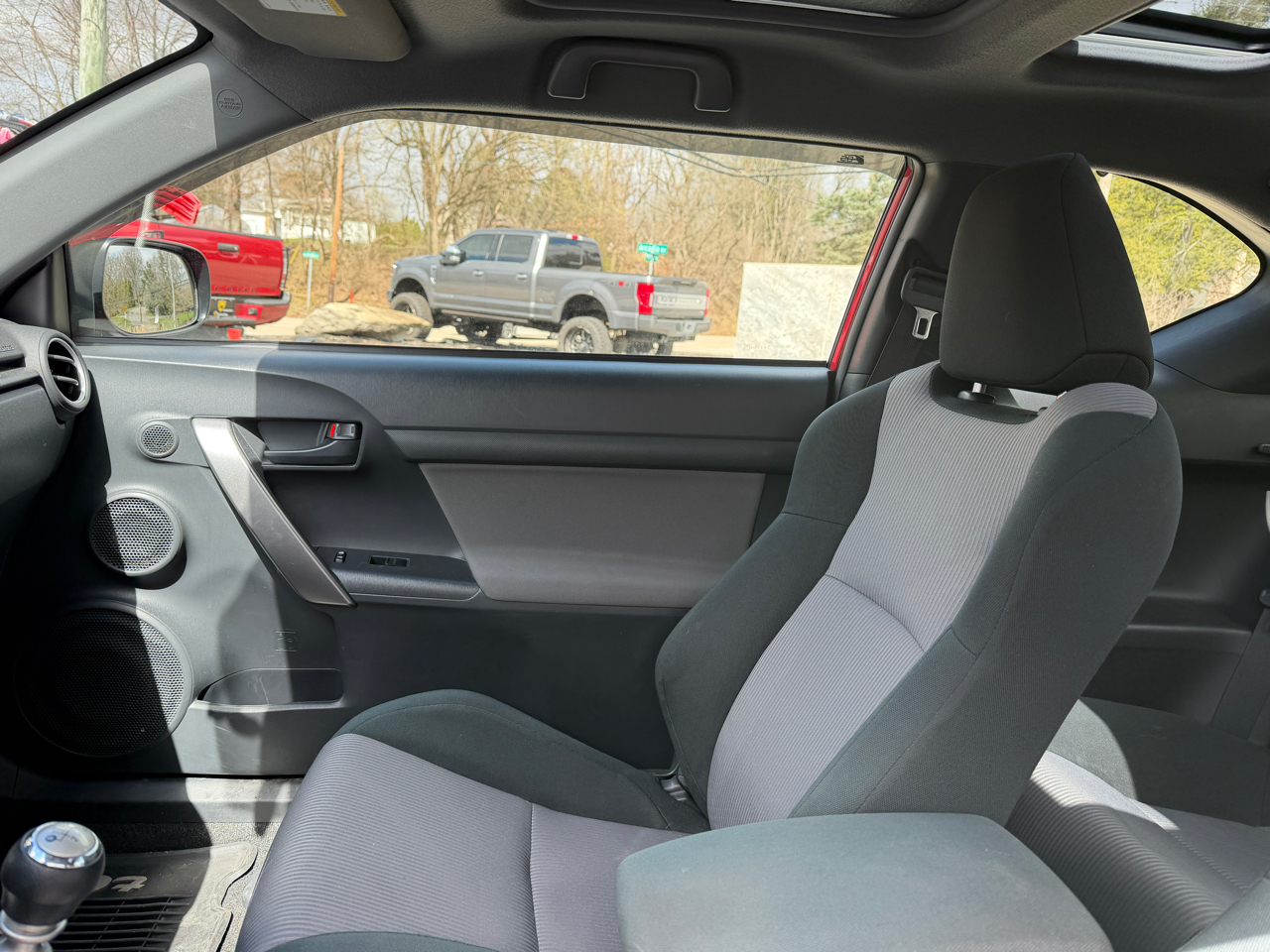 Scion tC 2dr HB Man (Natl) 2015