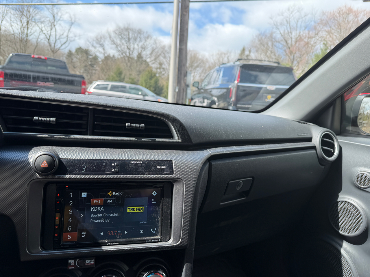 Scion tC 2dr HB Man (Natl) 2015