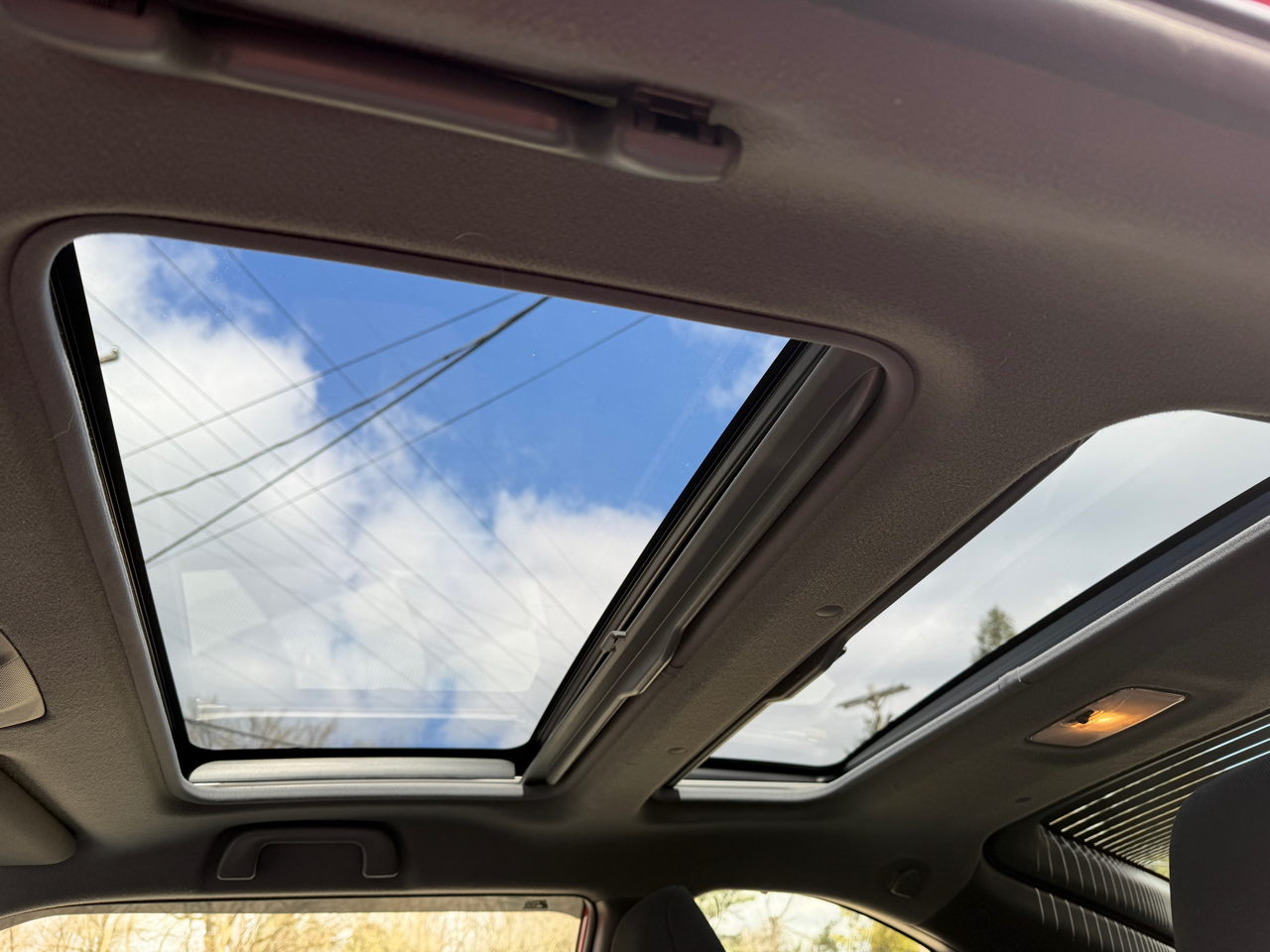 Scion tC 2dr HB Man (Natl) 2015