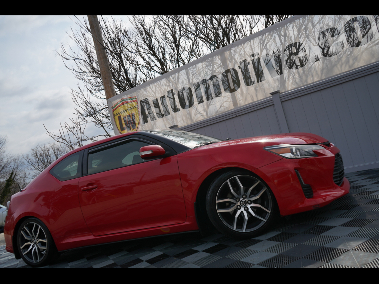 Scion tC 2dr HB Man (Natl) 2015