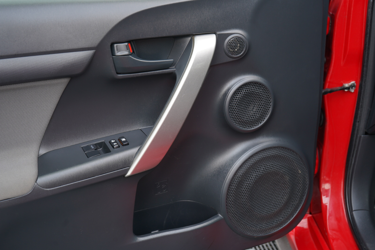 Scion tC 2dr HB Man (Natl) 2015