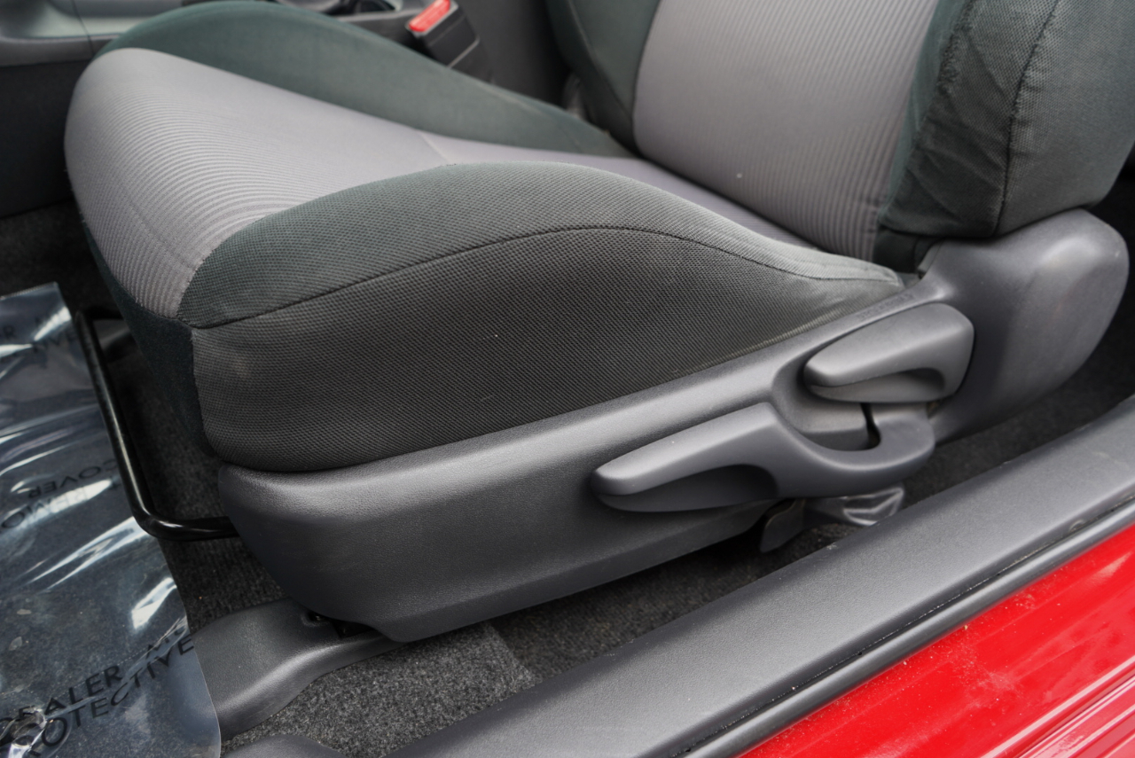 Scion tC 2dr HB Man (Natl) 2015