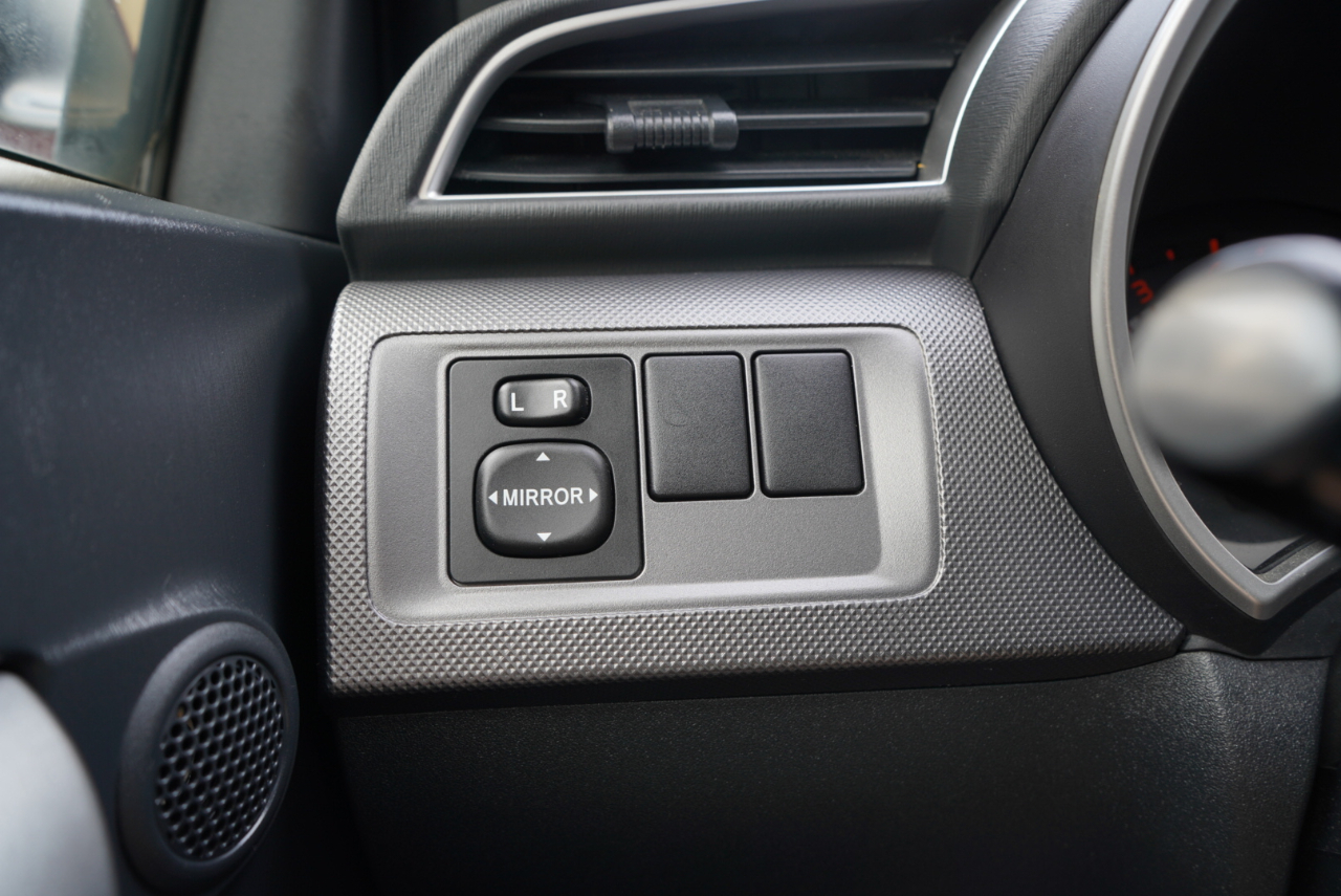 Scion tC 2dr HB Man (Natl) 2015