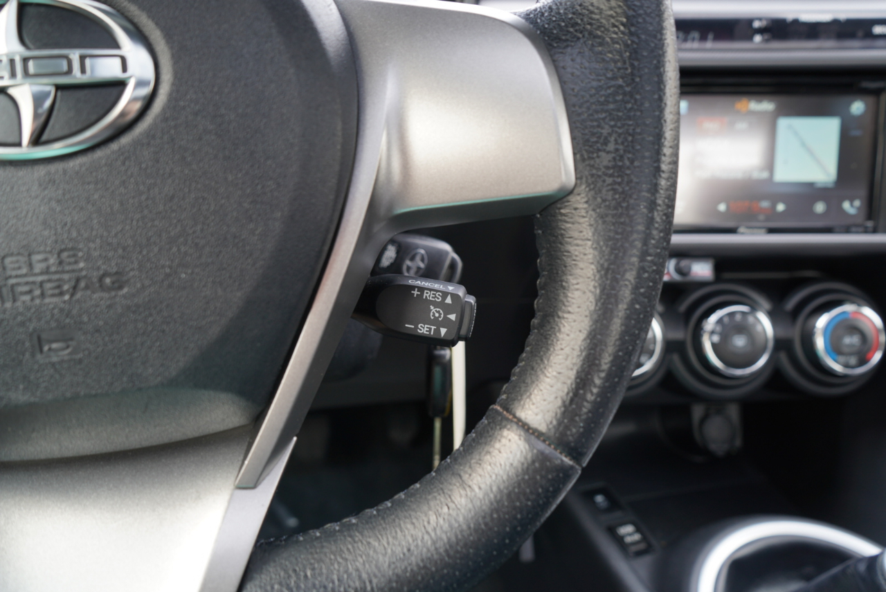 Scion tC 2dr HB Man (Natl) 2015