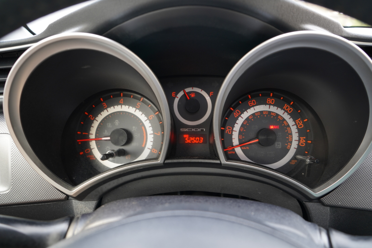 Scion tC 2dr HB Man (Natl) 2015