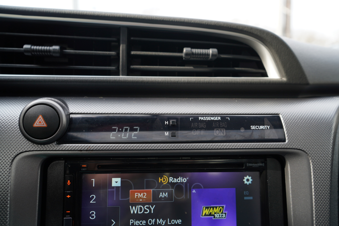 Scion tC 2dr HB Man (Natl) 2015