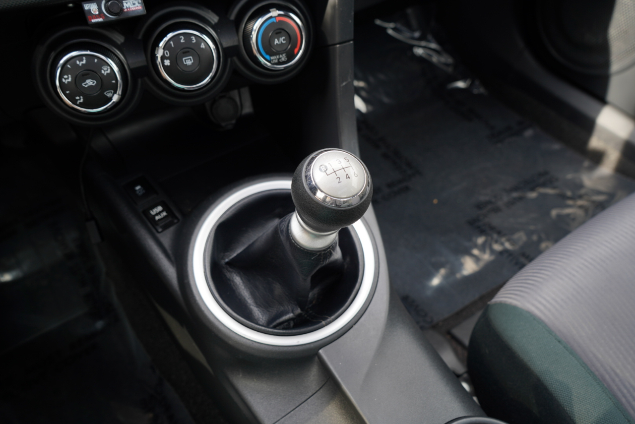 Scion tC 2dr HB Man (Natl) 2015