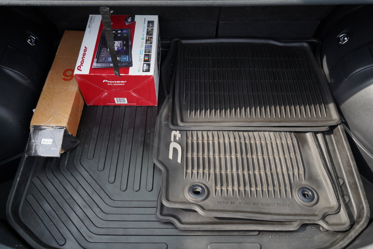 Scion tC 2dr HB Man (Natl) 2015