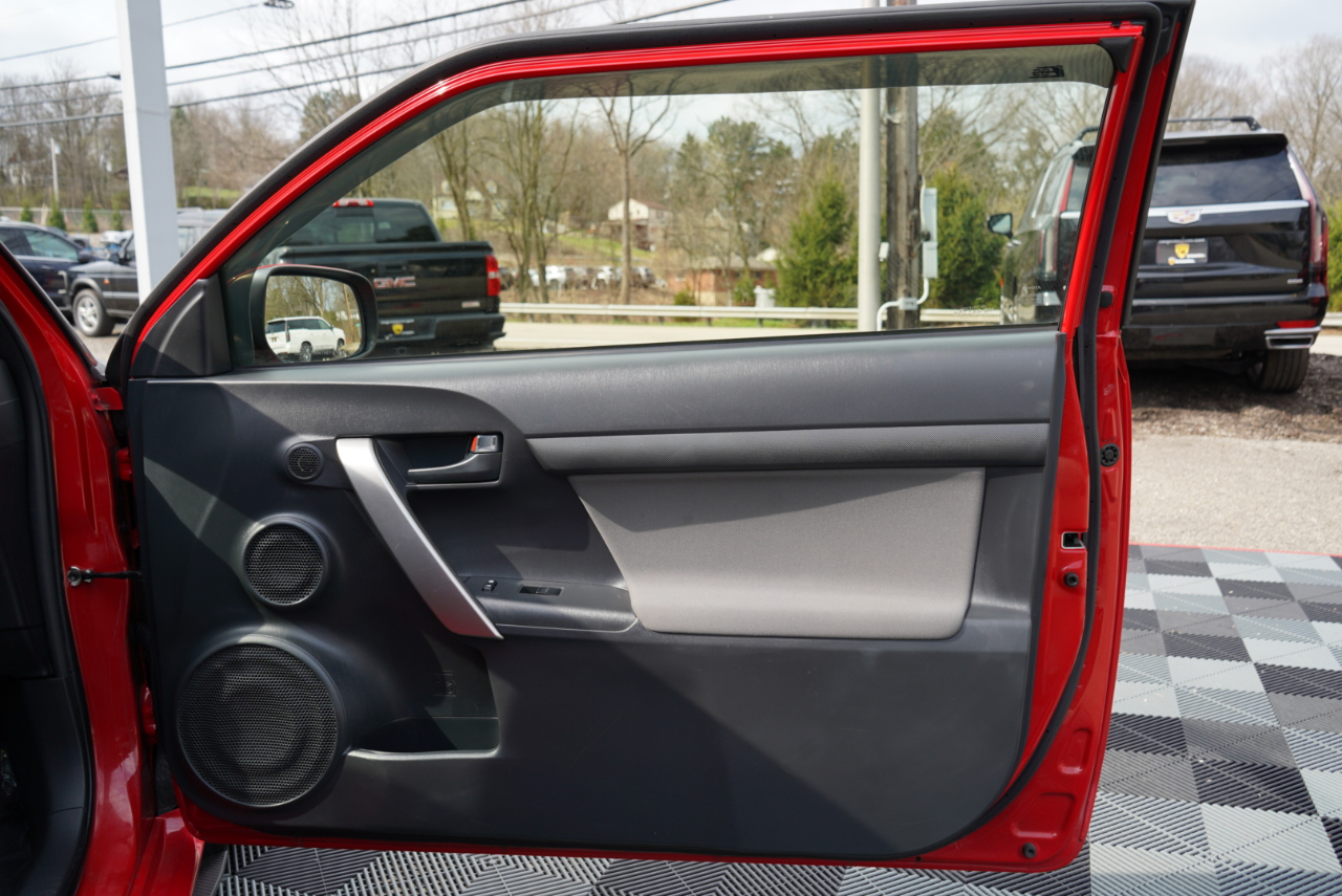 Scion tC 2dr HB Man (Natl) 2015