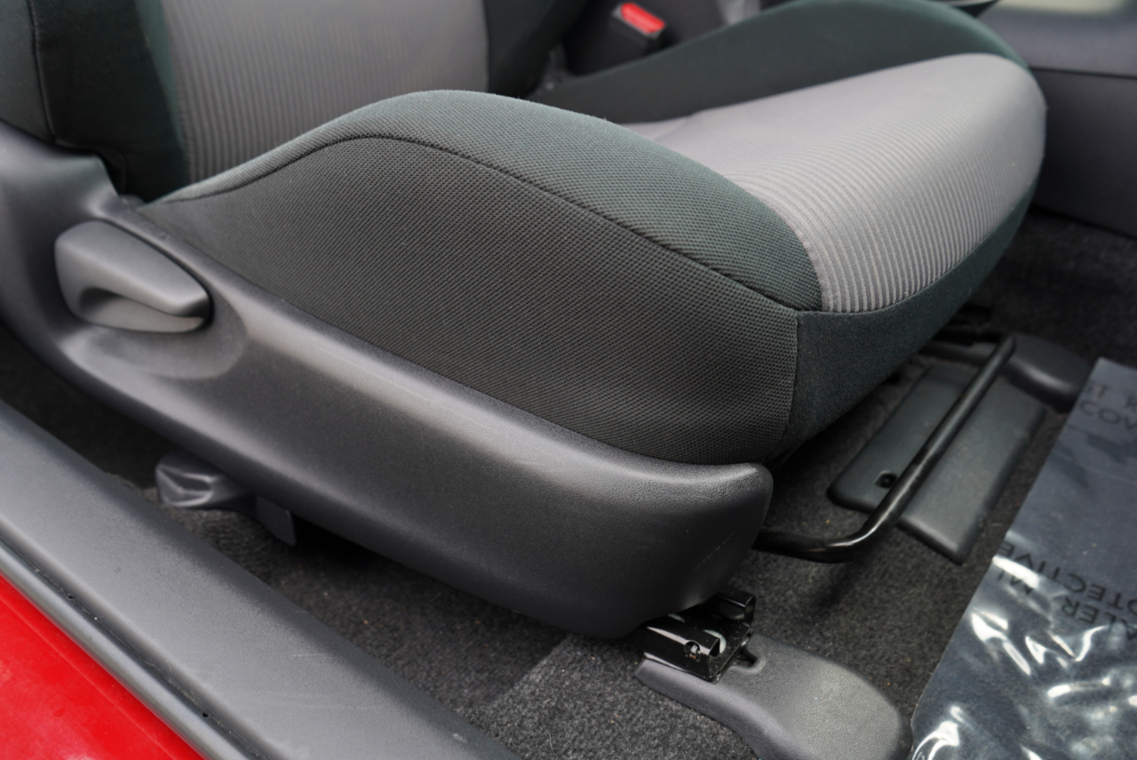 Scion tC 2dr HB Man (Natl) 2015