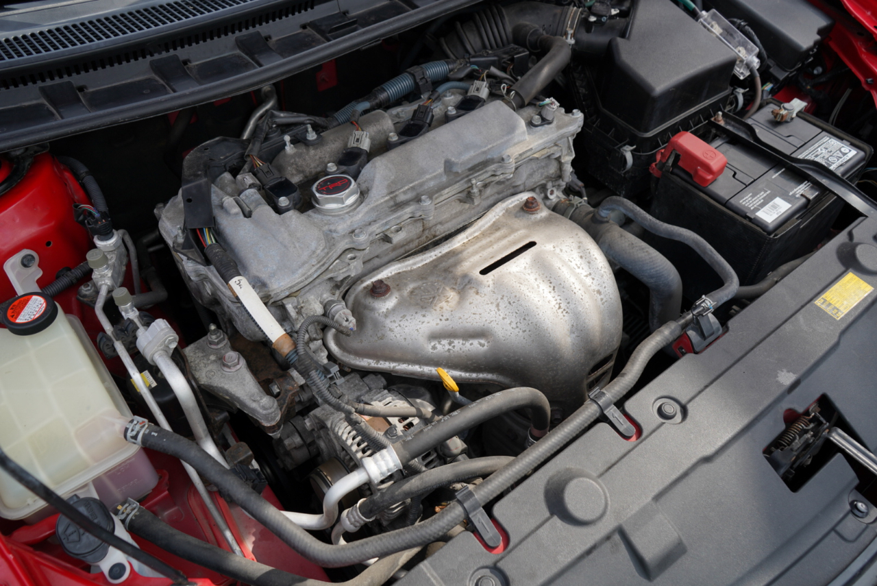 Scion tC 2dr HB Man (Natl) 2015