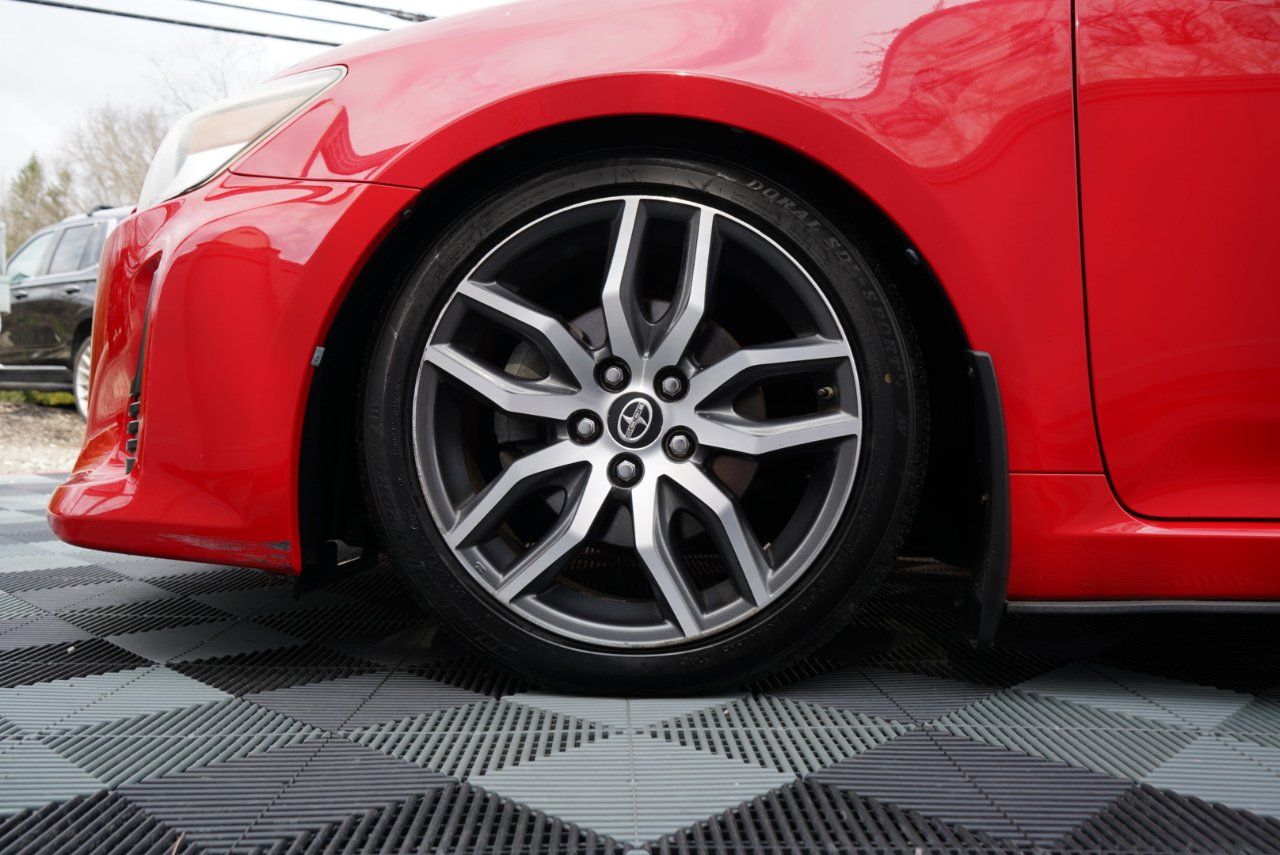 Scion tC 2dr HB Man (Natl) 2015