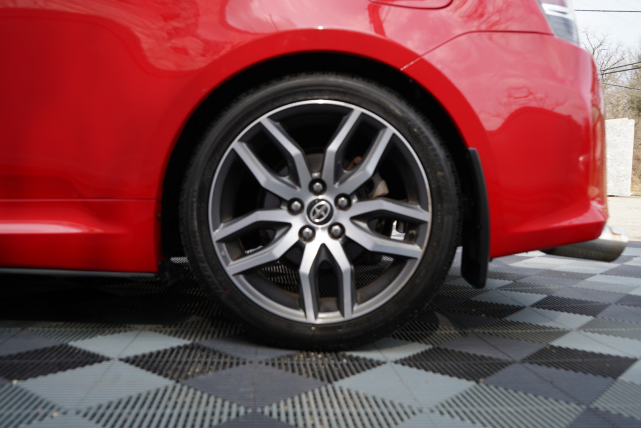 Scion tC 2dr HB Man (Natl) 2015