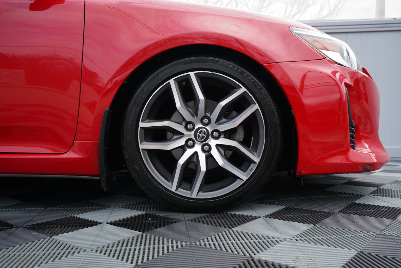 Scion tC 2dr HB Man (Natl) 2015