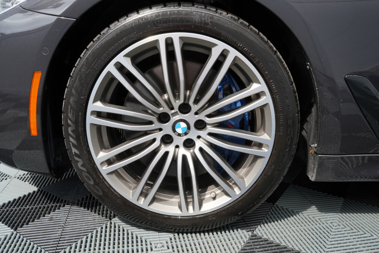 BMW 5 Series M550i xDrive Sedan 2019