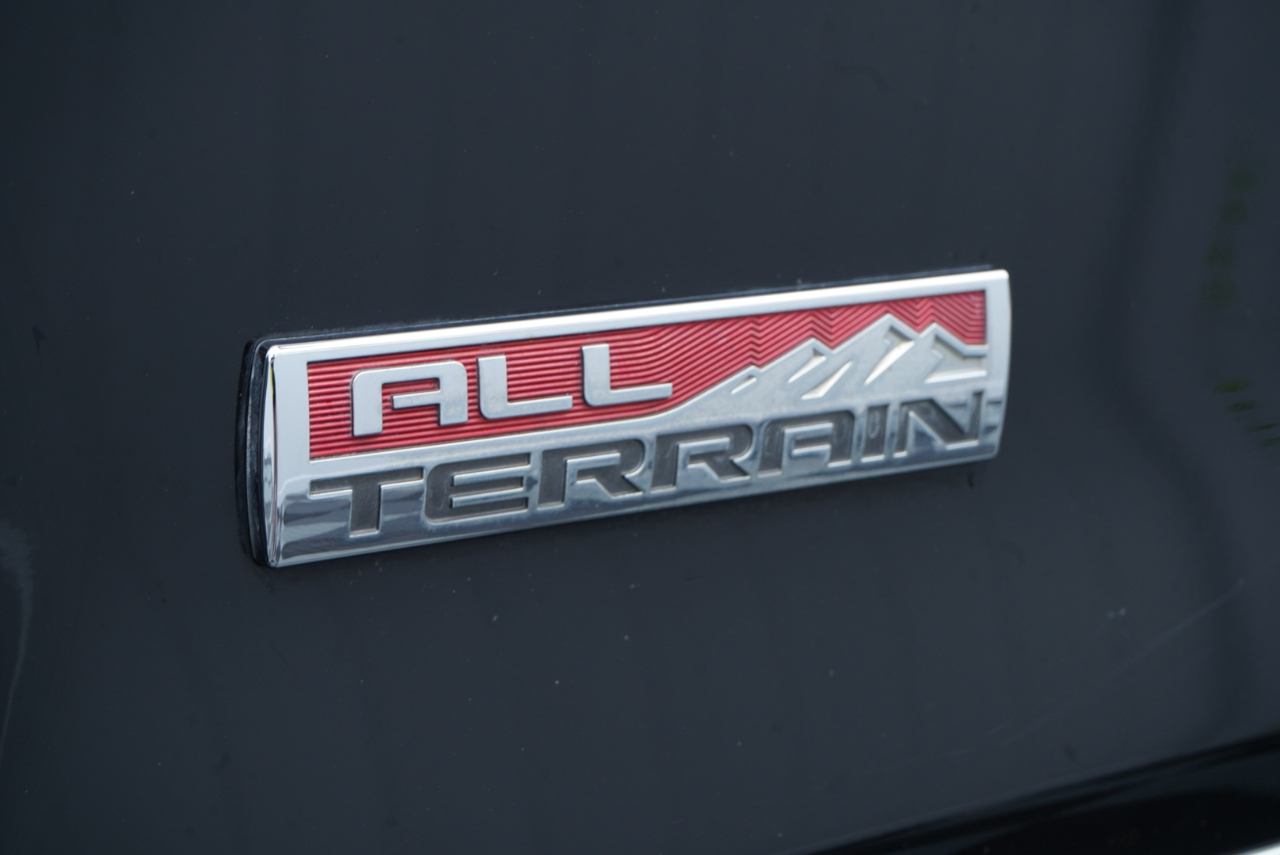 GMC Sierra 1500 4WD Crew Cab 143.5" SLE 2014