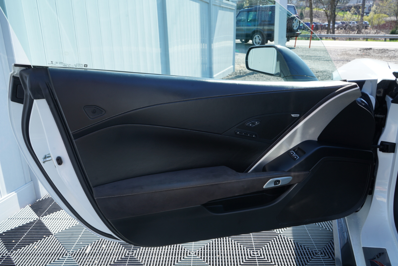 Chevrolet Corvette 2dr Stingray Z51 Cpe w/3LT 2016