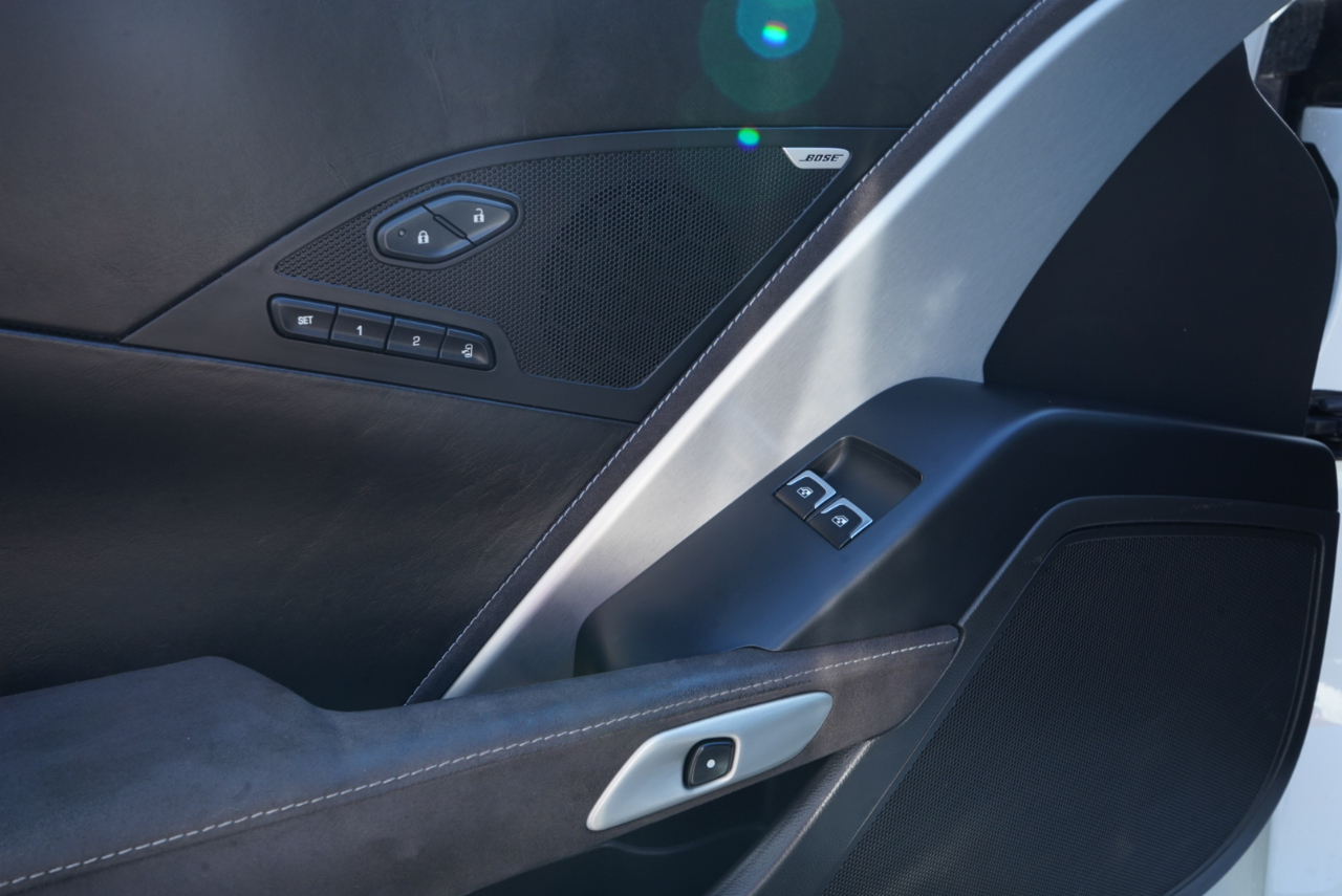 Chevrolet Corvette 2dr Stingray Z51 Cpe w/3LT 2016