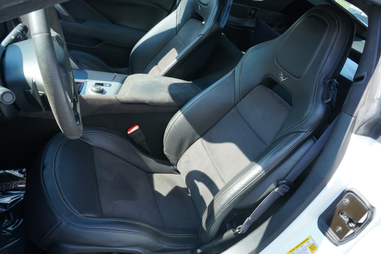 Chevrolet Corvette 2dr Stingray Z51 Cpe w/3LT 2016