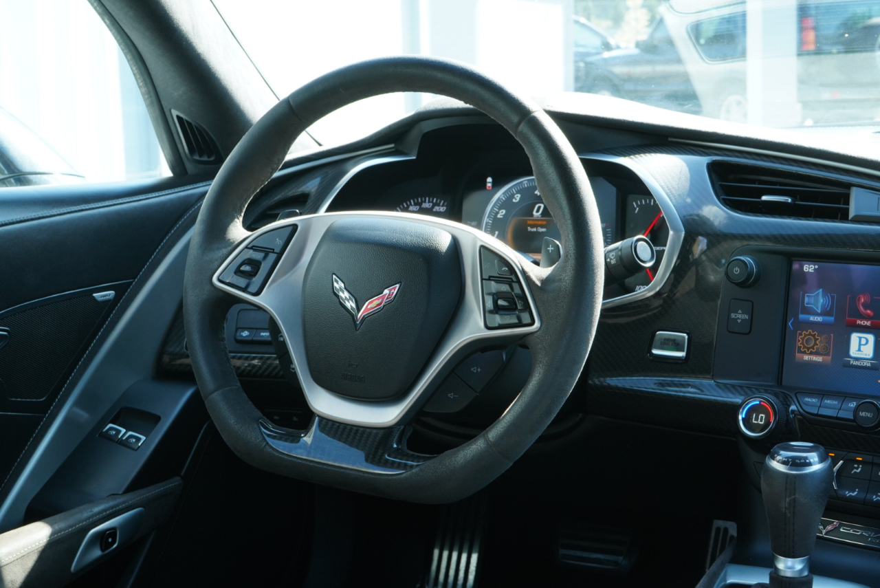 Chevrolet Corvette 2dr Stingray Z51 Cpe w/3LT 2016