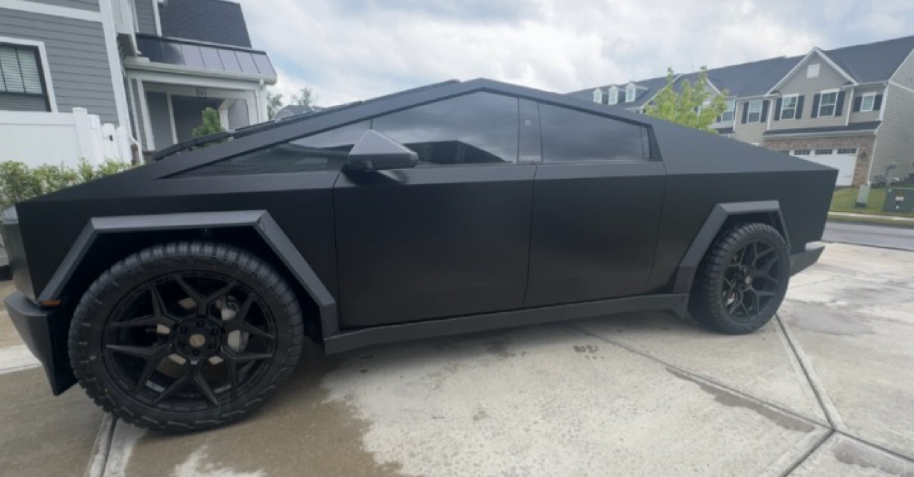 Tesla Cybertruck AWD 2024
