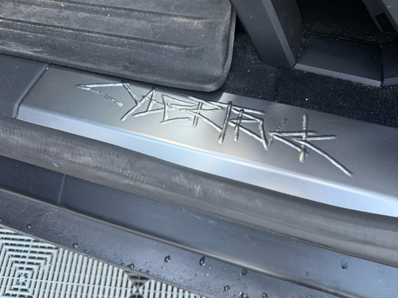 Tesla Cybertruck AWD 2024