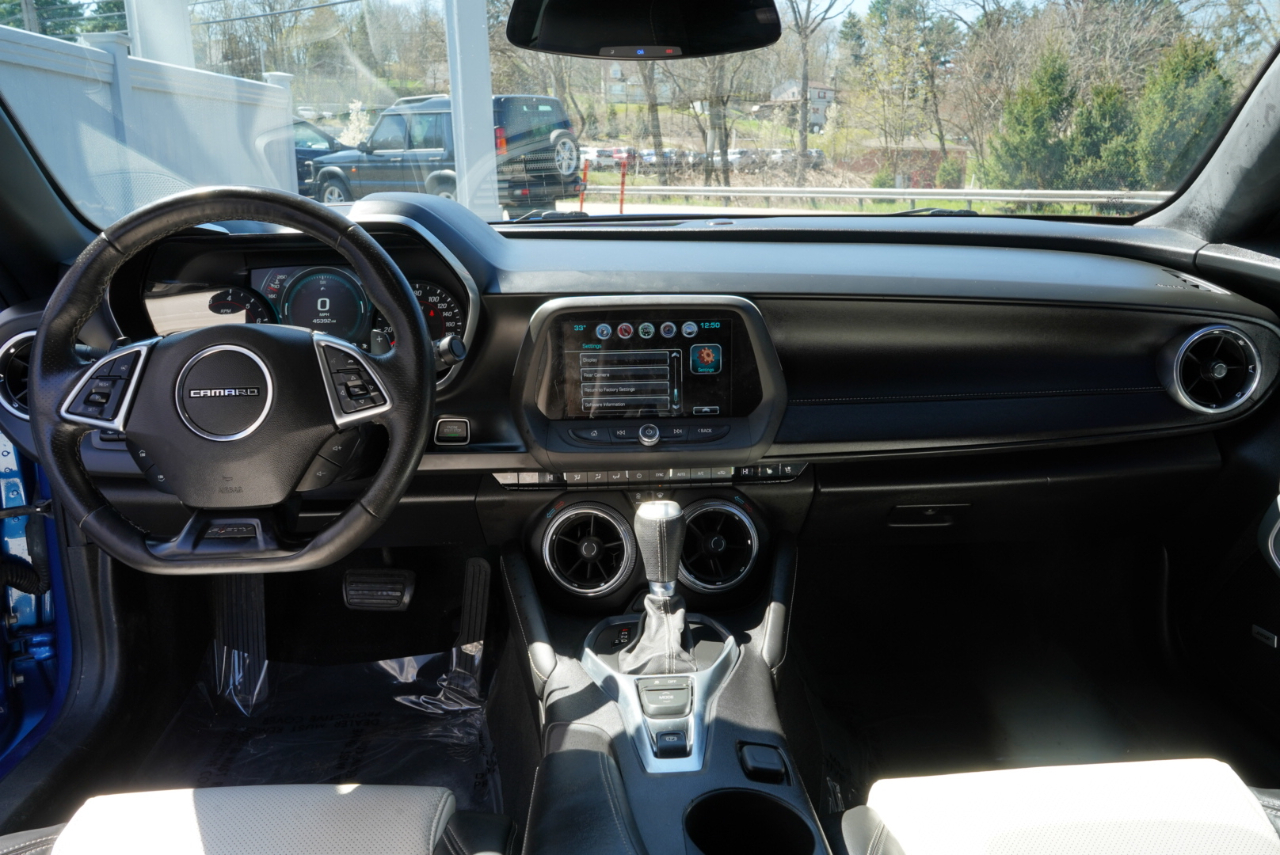 Chevrolet Camaro 2dr Cpe 2SS 2017