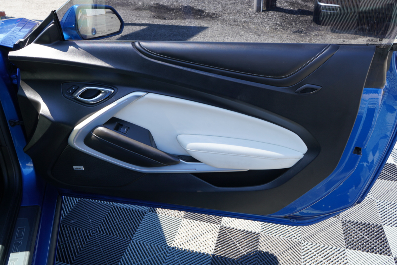 Chevrolet Camaro 2dr Cpe 2SS 2017