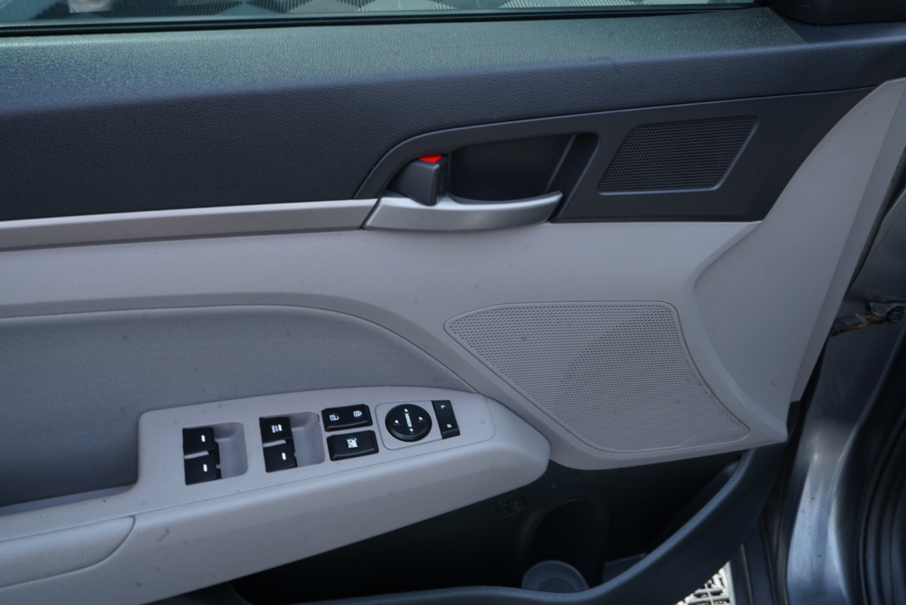 Hyundai Elantra SEL 2.0L Auto 2018