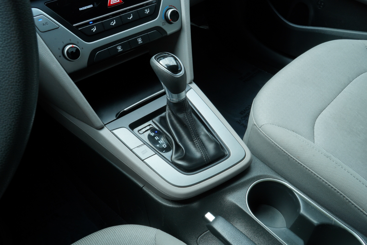 Hyundai Elantra SEL 2.0L Auto 2018