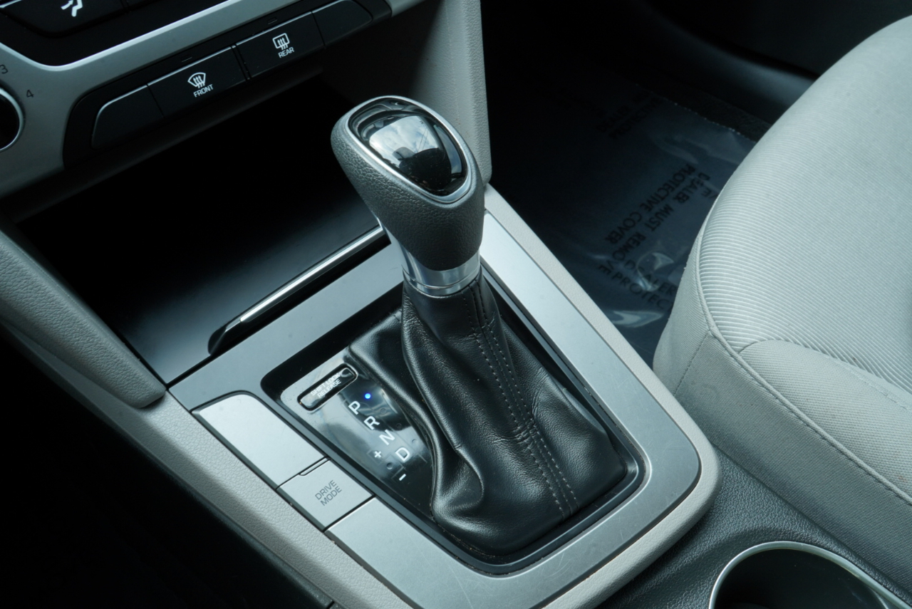 Hyundai Elantra SEL 2.0L Auto 2018