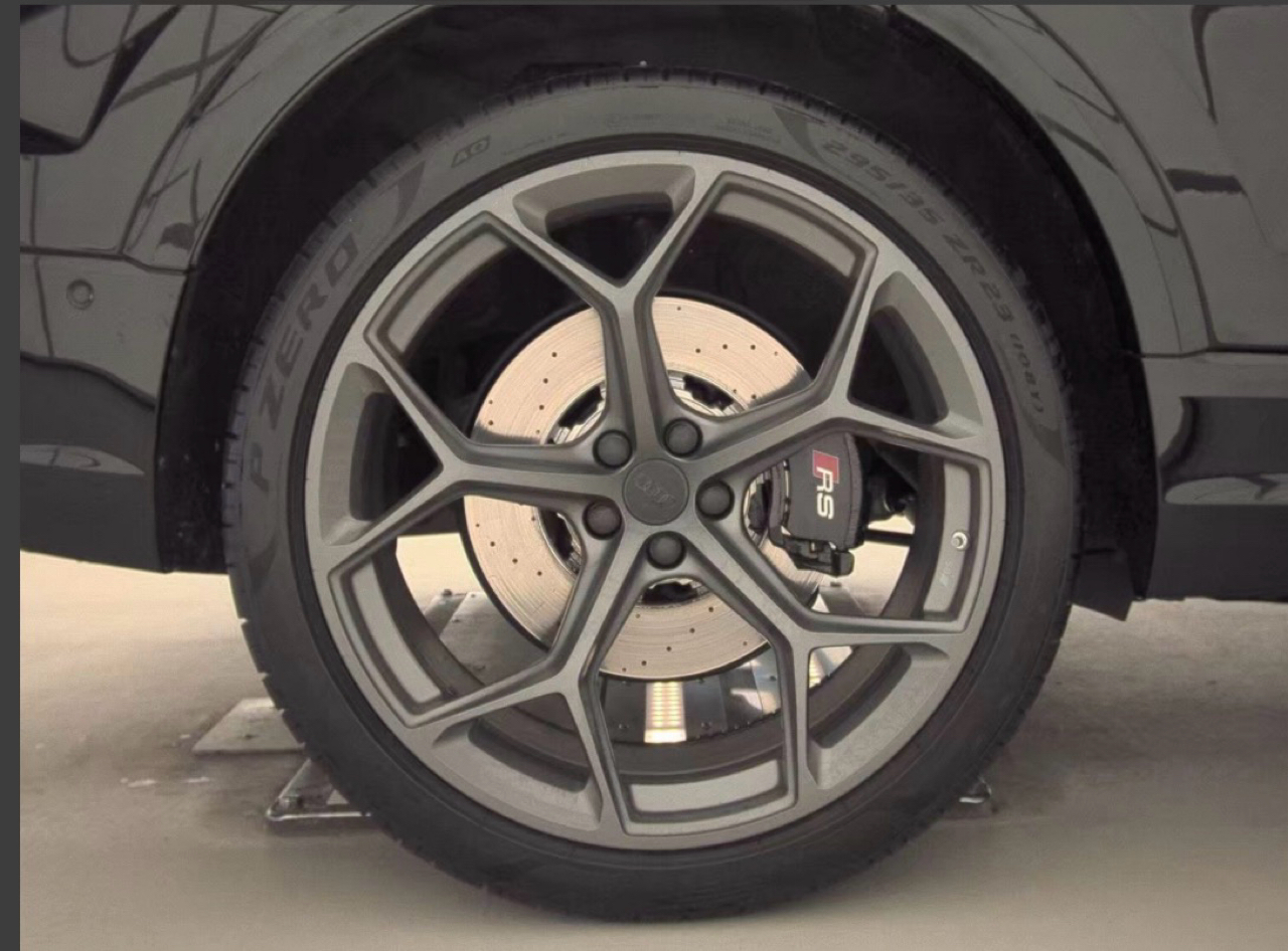 Audi RS Q8 4.0 TFSI quattro 2023