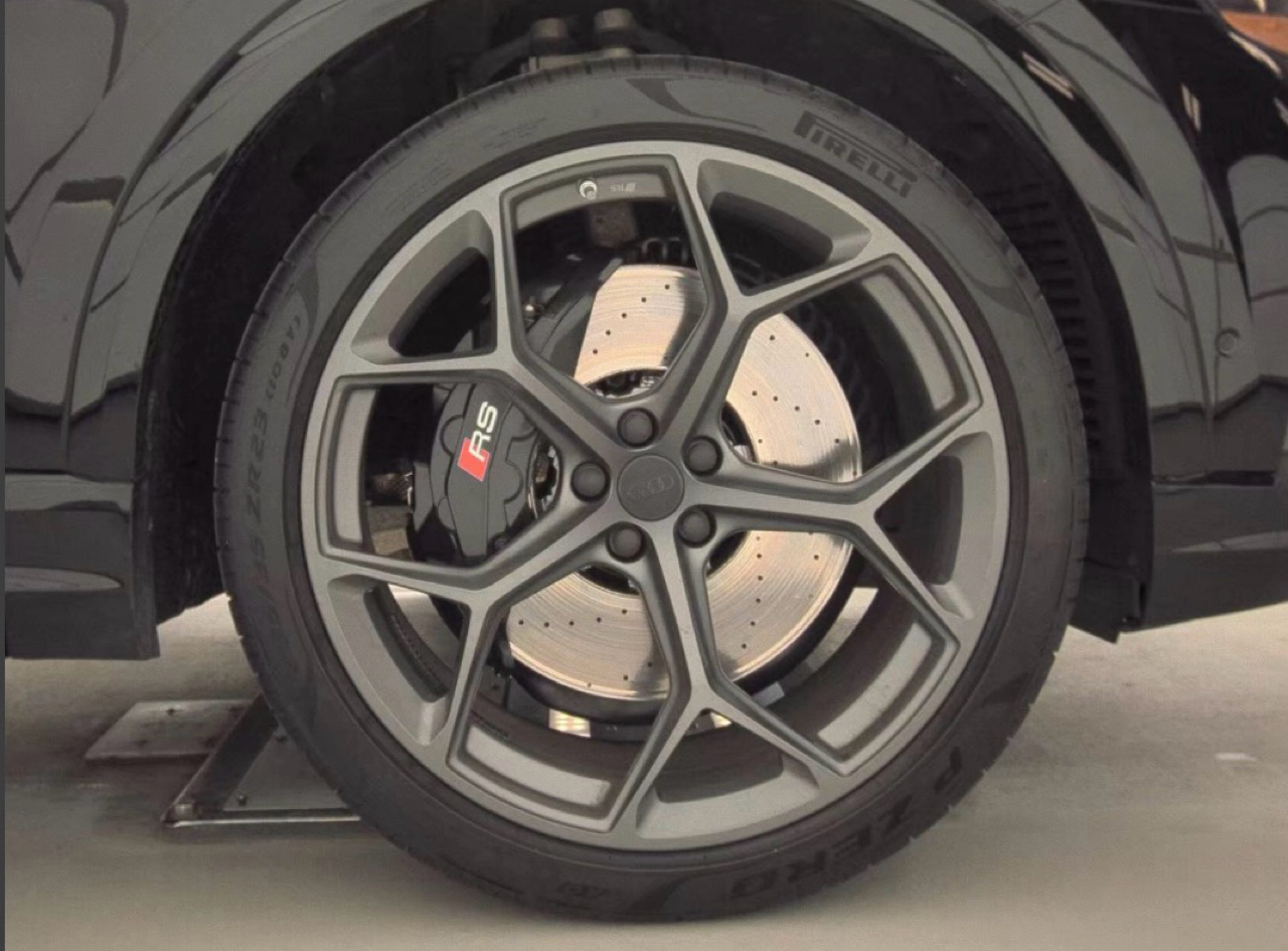 Audi RS Q8 4.0 TFSI quattro 2023