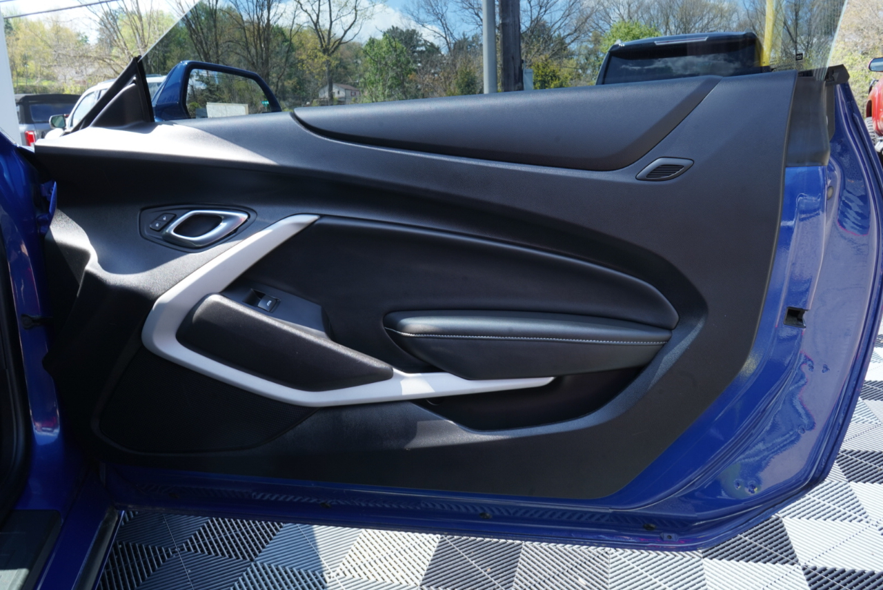 Chevrolet Camaro 2dr Cpe 1SS 2020