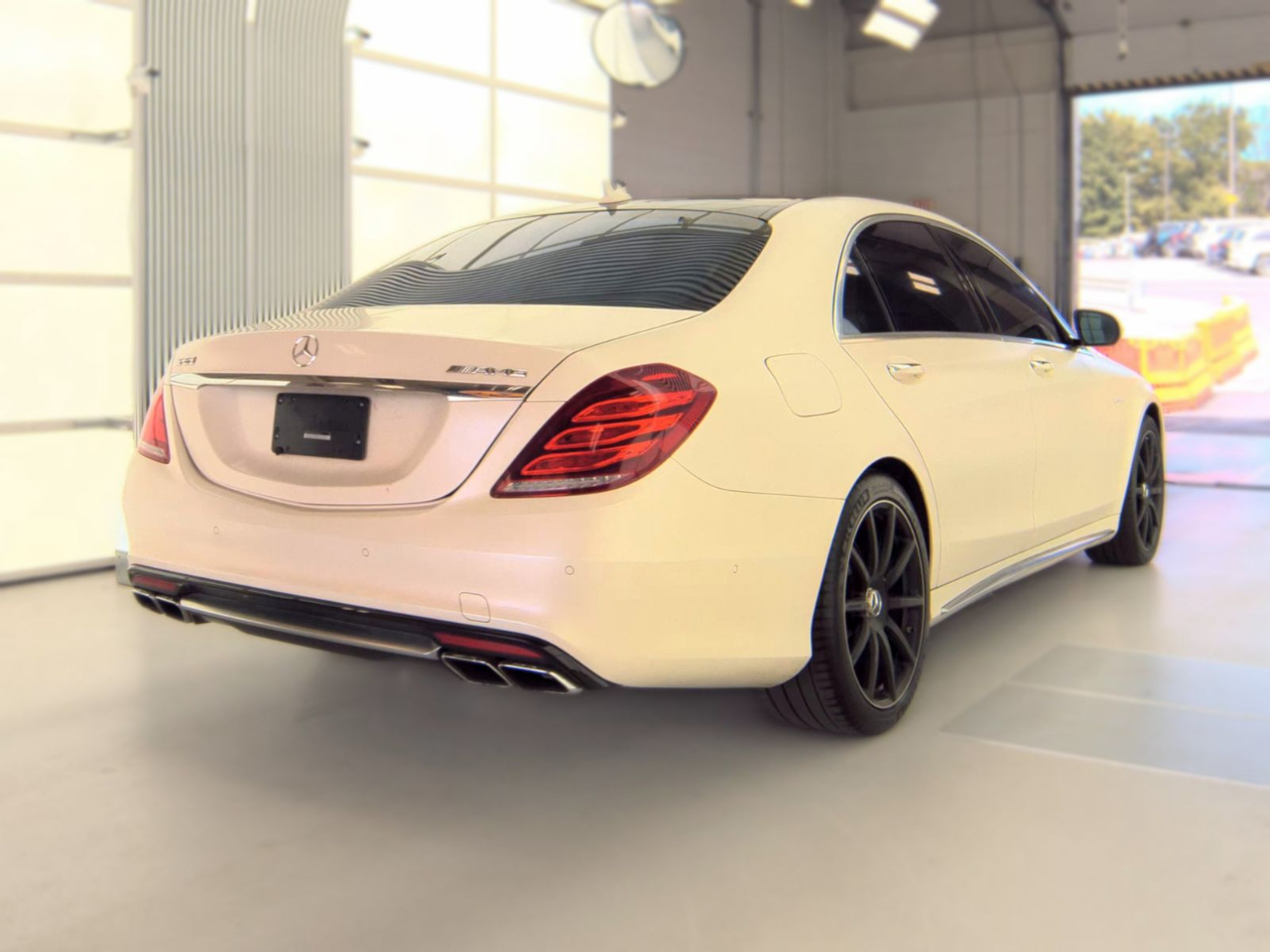 Mercedes-Benz S-Class 4dr Sdn S 63 AMG 4MATIC 2015