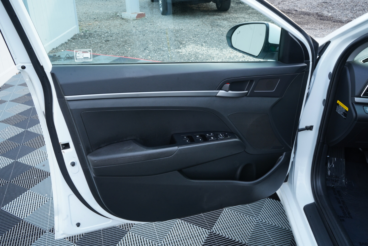 Hyundai Elantra  2018