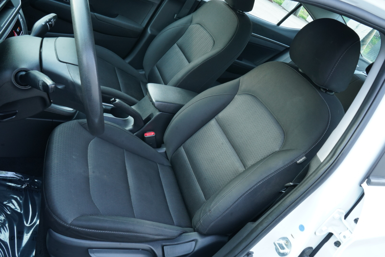 Hyundai Elantra  2018