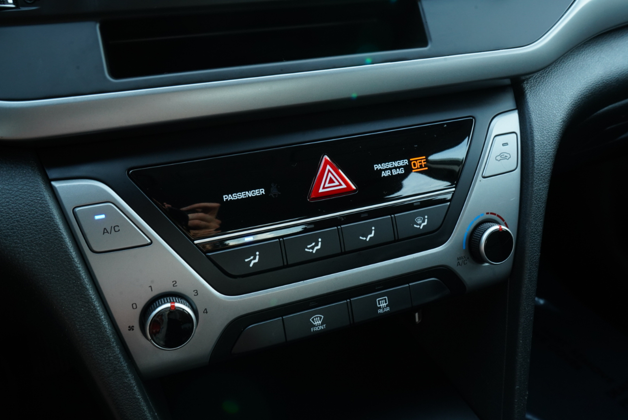 Hyundai Elantra  2018